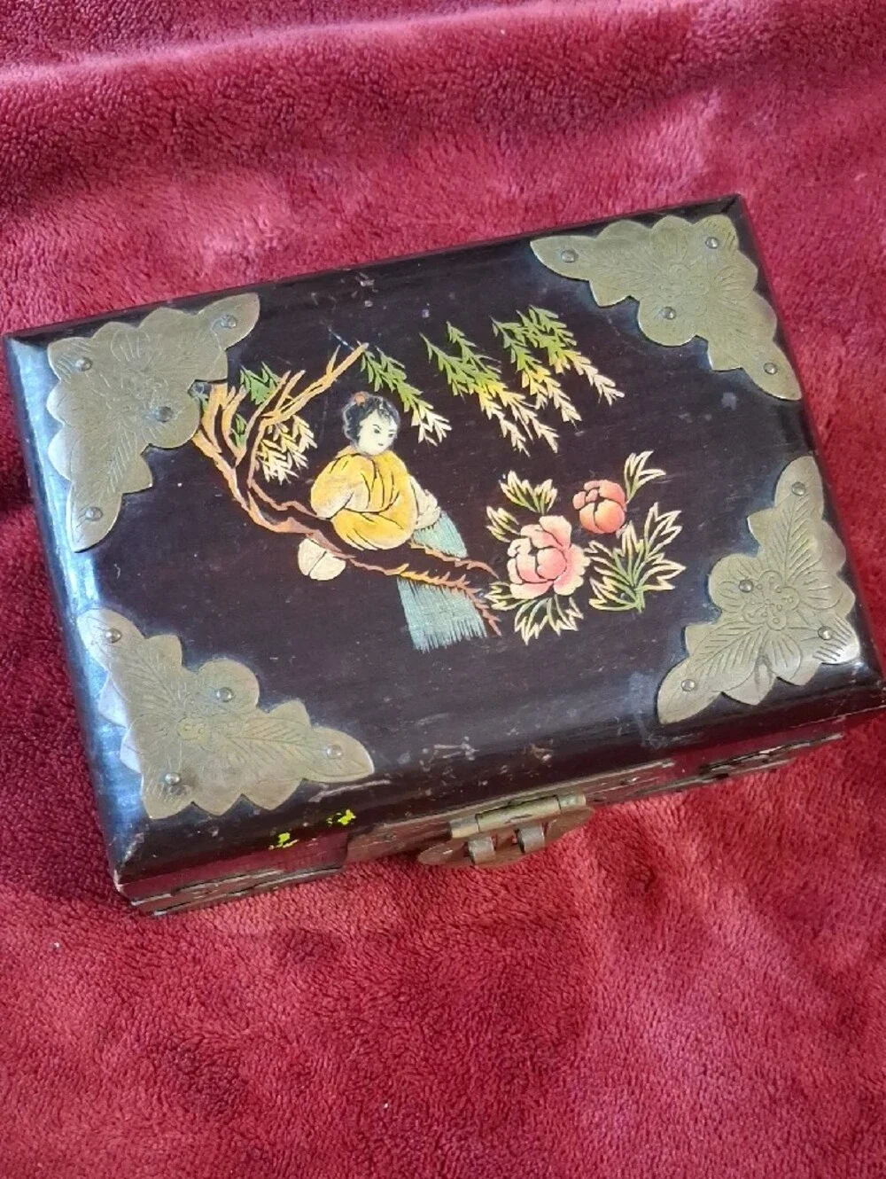Vintage Hand-Painted Lacquer Jewelry Box with Brass Accents - Black & Gold